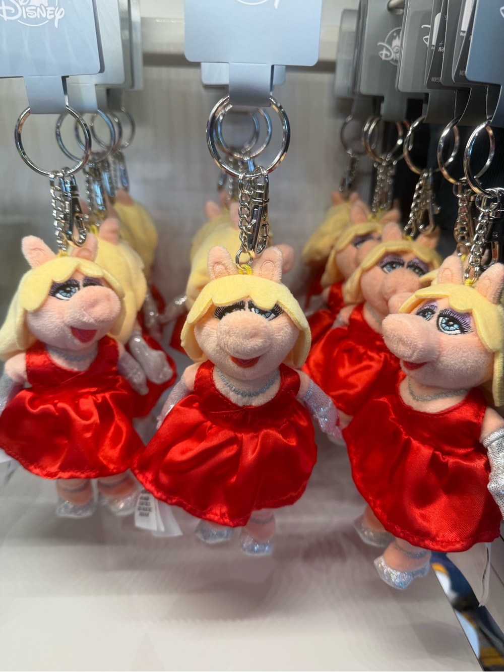 NWT 🏷️| Disney Parks|MUPPETS|Miss Piggy Plush Keychain in Red and Blonde